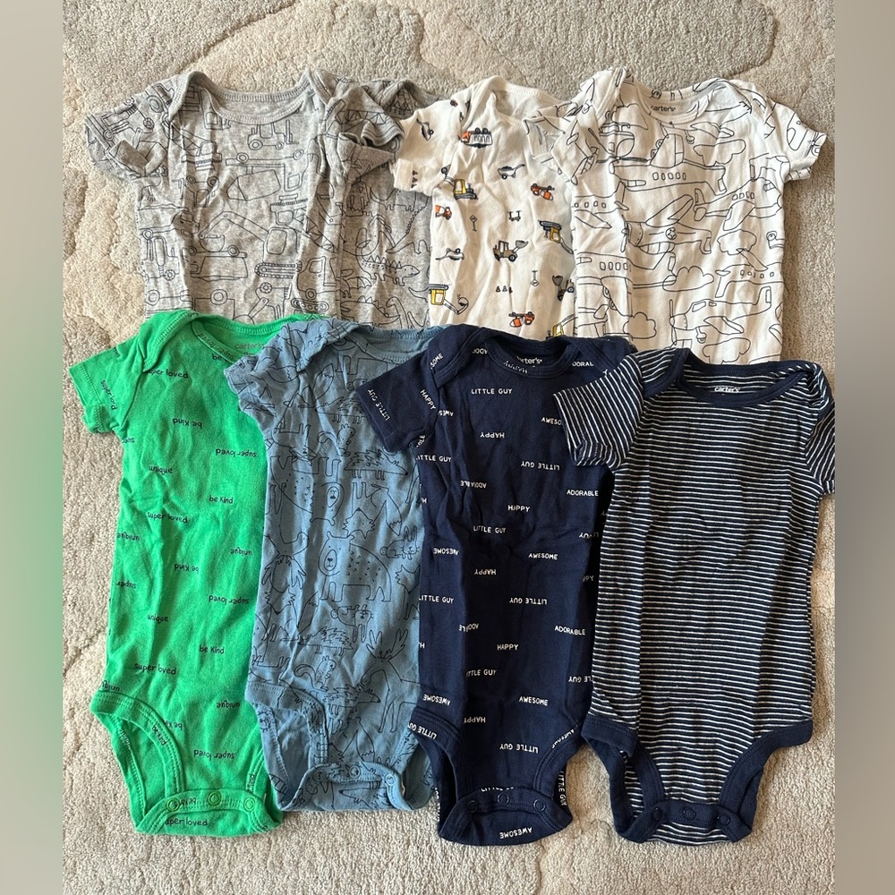 Carters - Set of 8 Short Sleeve Onesies Size 9m